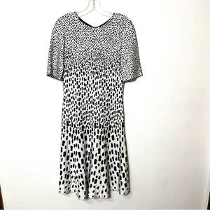 St. John Black White dot A-Line Midi Dress fit & flare sz 10 short sleeve